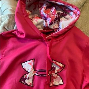 Women’s hoodie.